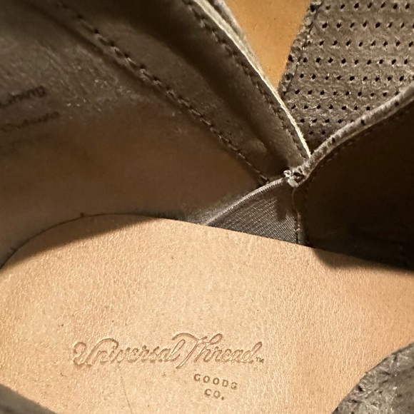 Universal Thread - Target Brand | Women’s 10 | Ankle Boots - Picture 3 of 5